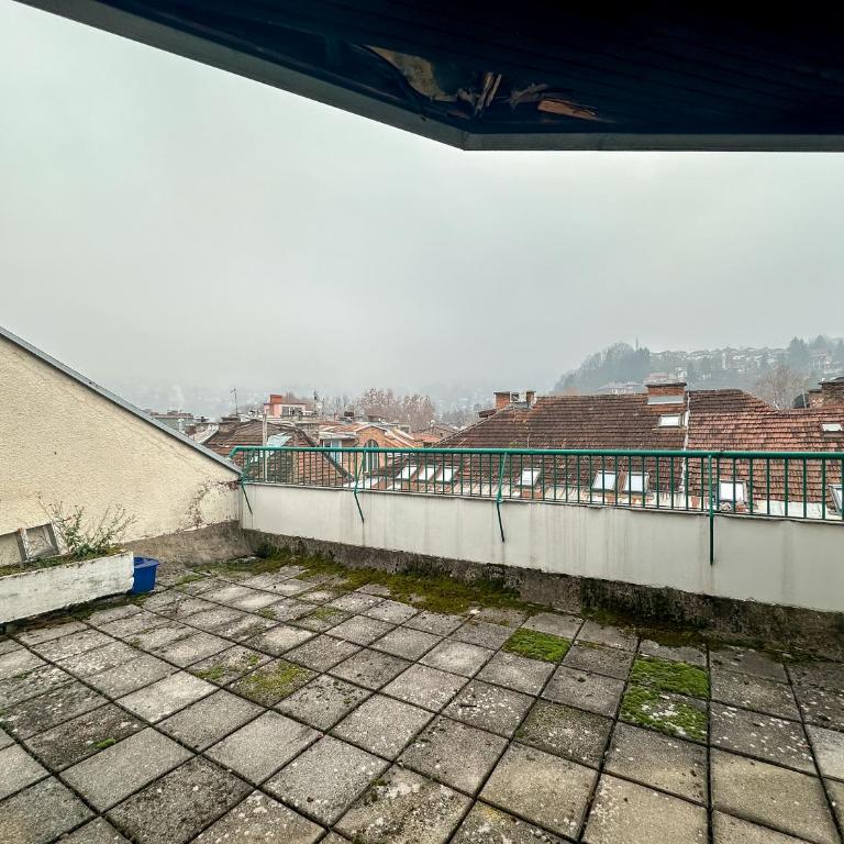 Central Terrace Loft with 2 Bedrooms & City View - One-Bedroom Apartment - 21