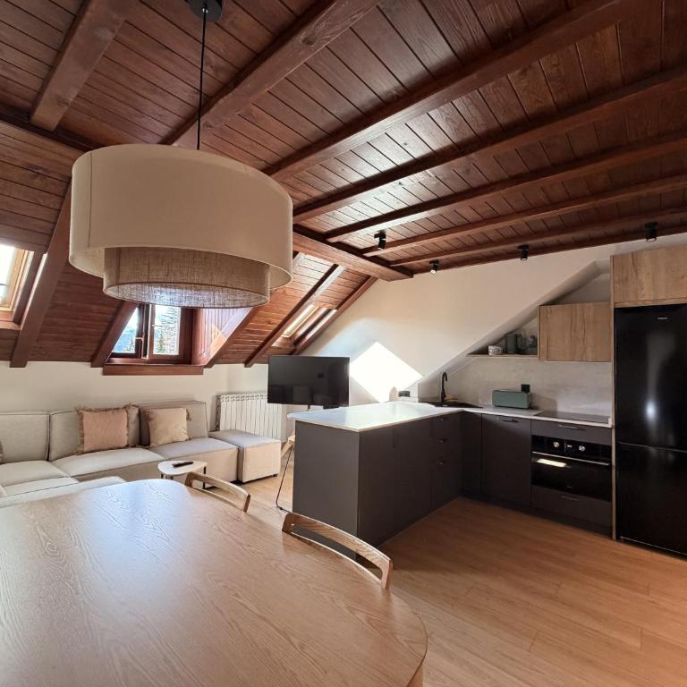 Apartamentos St.Anton Suites Benasque - Apartamento con vistas a las montañas - 17