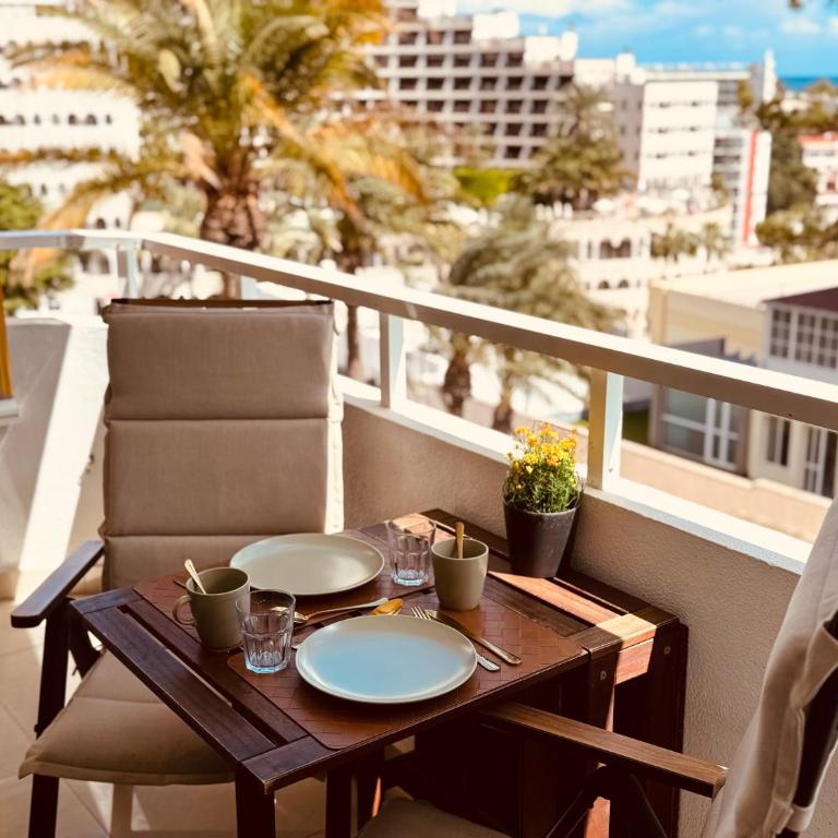 Valparaíso Apartments Flamingo - One-Bedroom Apartment with Pool View - 2