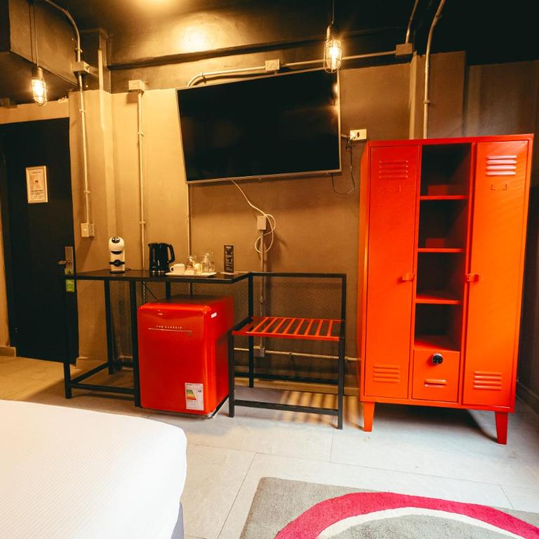 LOFT Hotel by Sommelier Hoteles - Deluxe Queen Room - 2