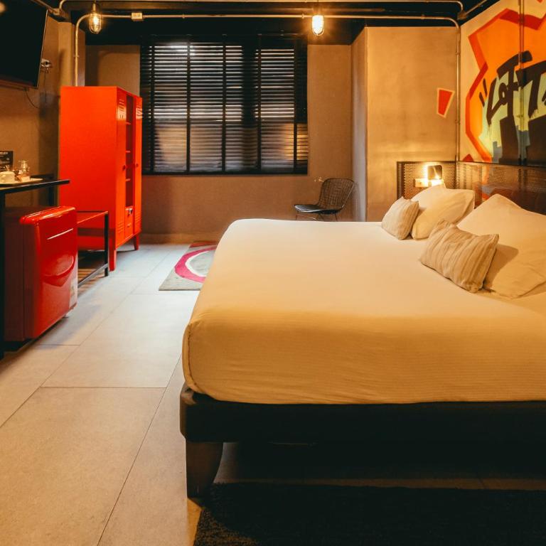 LOFT Hotel by Sommelier Hoteles - Deluxe Queen Room - 3