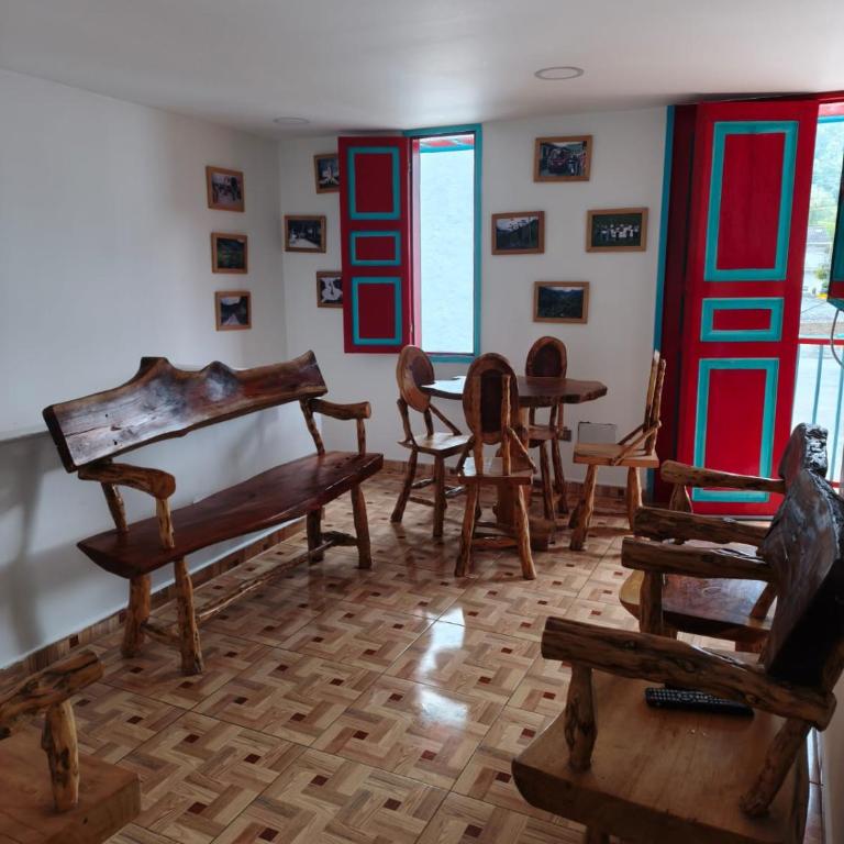 San Pedro Salento ApartaHotel - R - Three-Bedroom Apartment with Balcony - 1