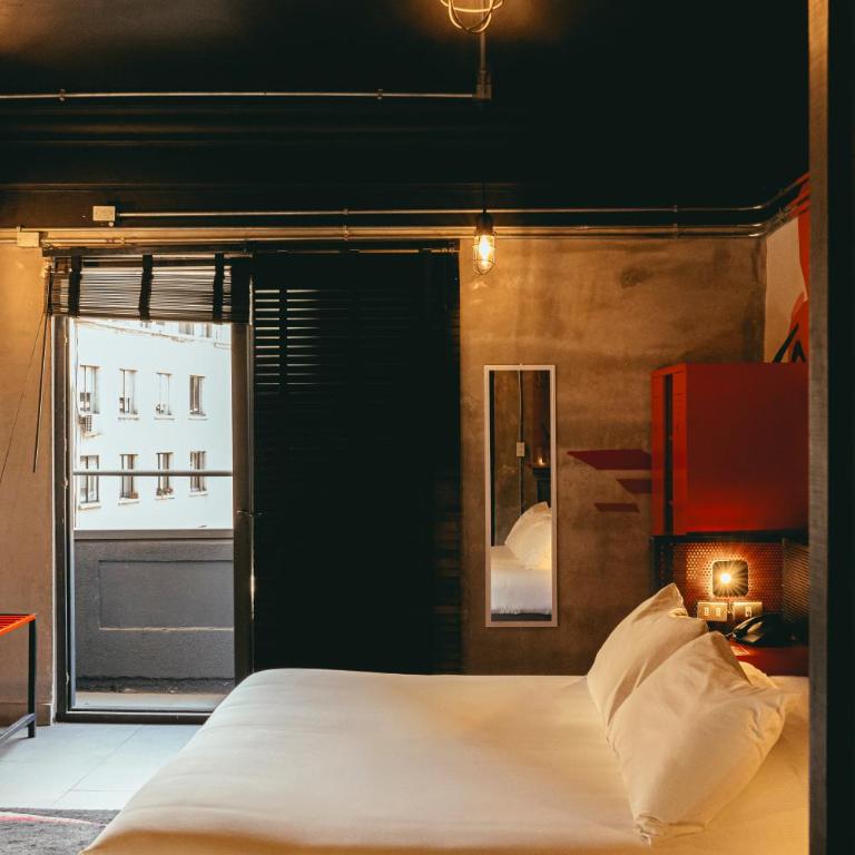 LOFT Hotel by Sommelier Hoteles - Deluxe Queen Room - 5