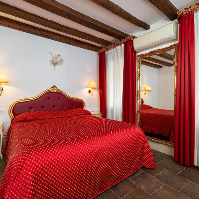 Guest House ai Tre Ponti - Camera Matrimoniale con Bagno Privato - 9