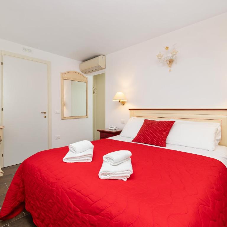 Guest House ai Tre Ponti - Camera Matrimoniale con Bagno Privato - 1
