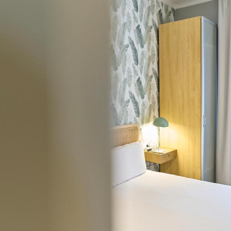 Fira Apartments by gaiarooms - Three-Bedroom Apartment - 11