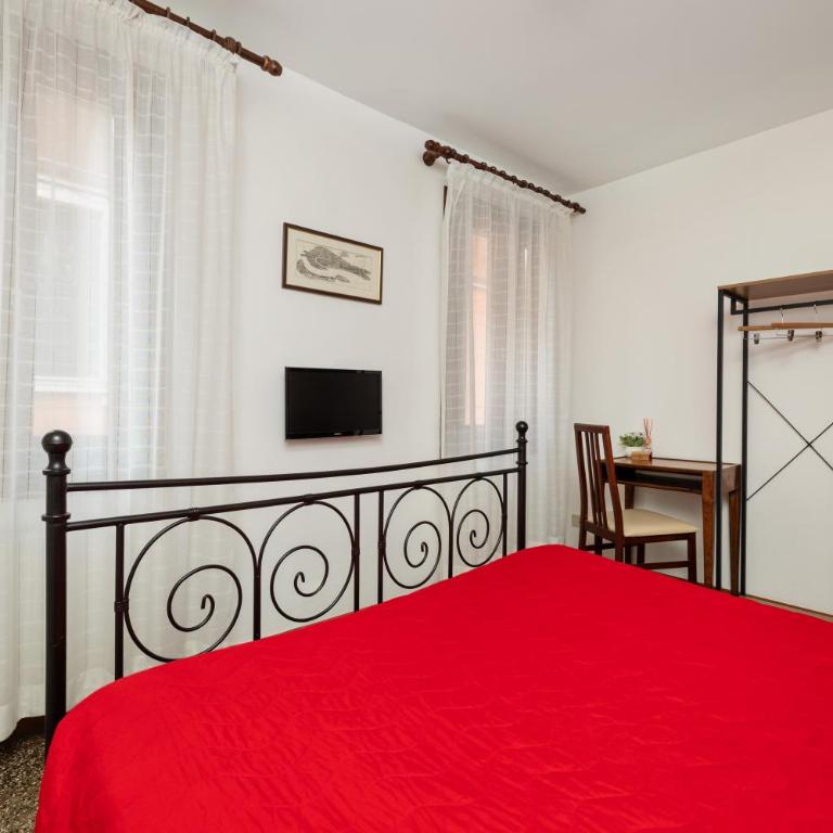 Tre Ponti Guest House Terrace - Camera Matrimoniale Standard con Bagno in Comune - 4
