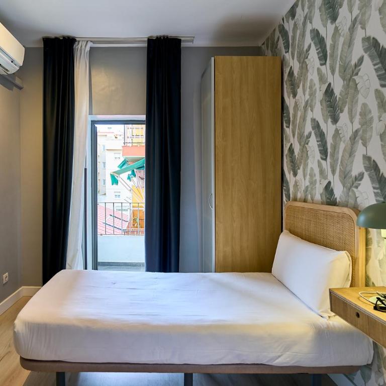 Fira Apartments by gaiarooms - Three-Bedroom Apartment - 23