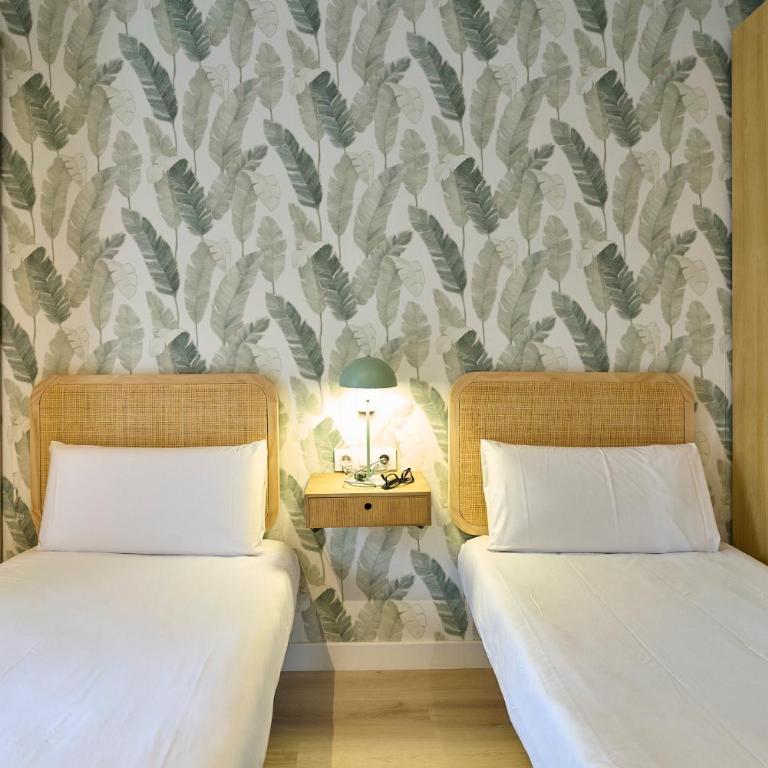 Fira Apartments by gaiarooms - Three-Bedroom Apartment - 24