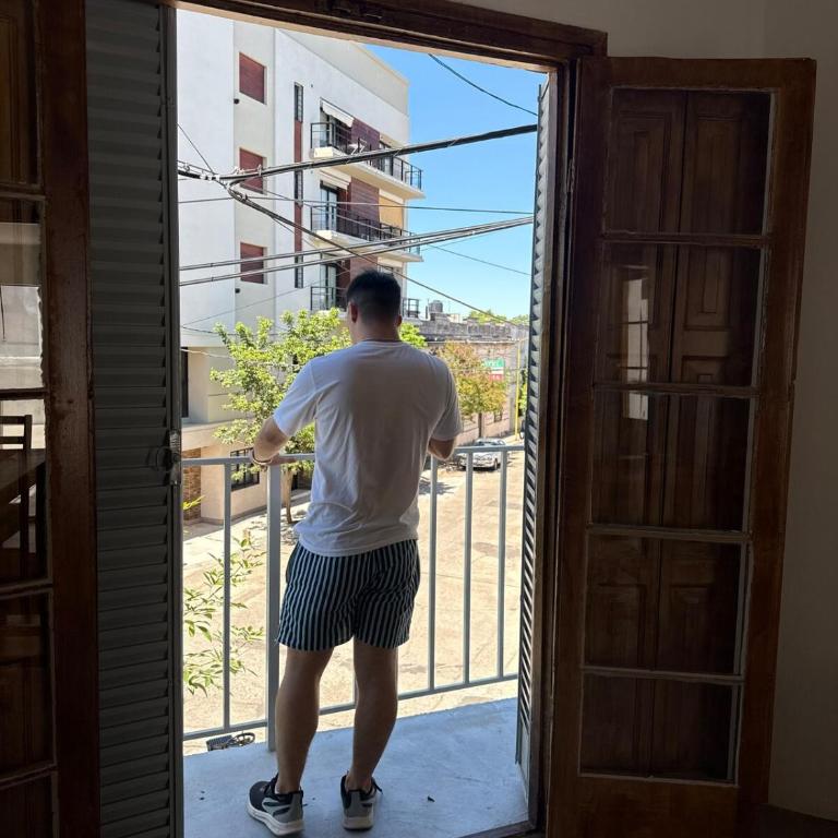 A pasos del centro y costanera - Amplio con patio - Apartamento de 1 dormitorio con vistas a la ciudad - 2