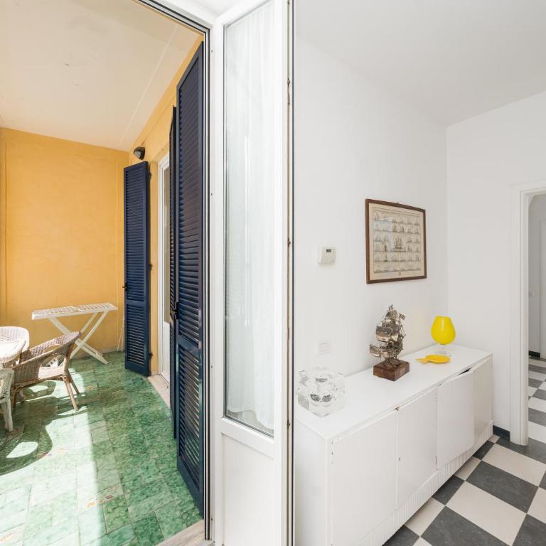 Bouganville House in the center - amazing sea view - Three-Bedroom Apartment - 32