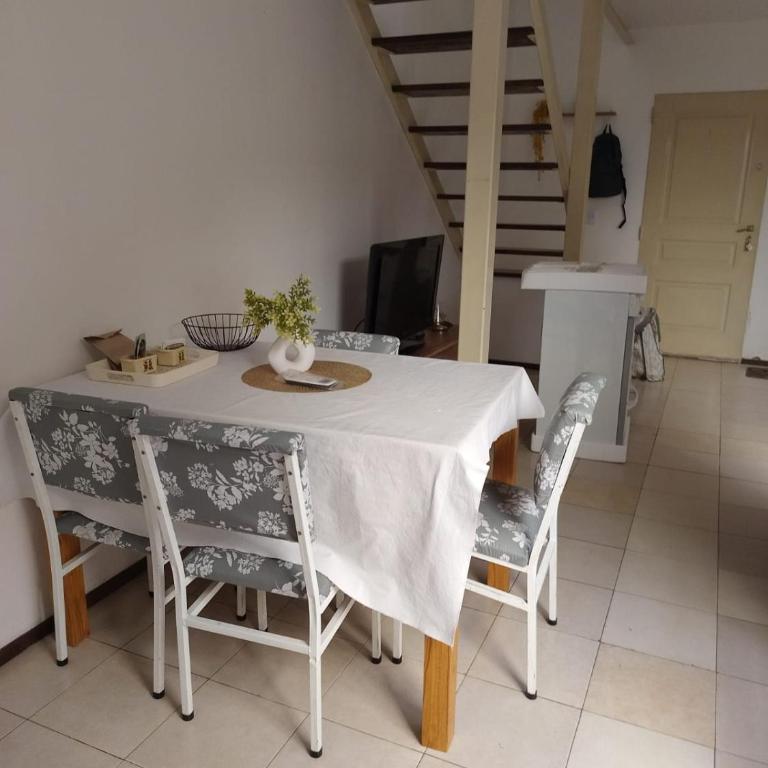 Duplex con patio zona Facultad de Medicina - Apartamento Dúplex - 12