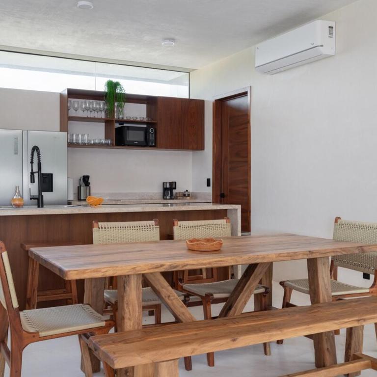 Limas - Three-Bedroom Premium Apartment with Balcony - 15
