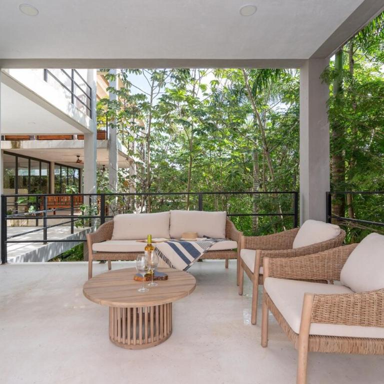 Limas - Three-Bedroom Premium Apartment with Balcony - 22
