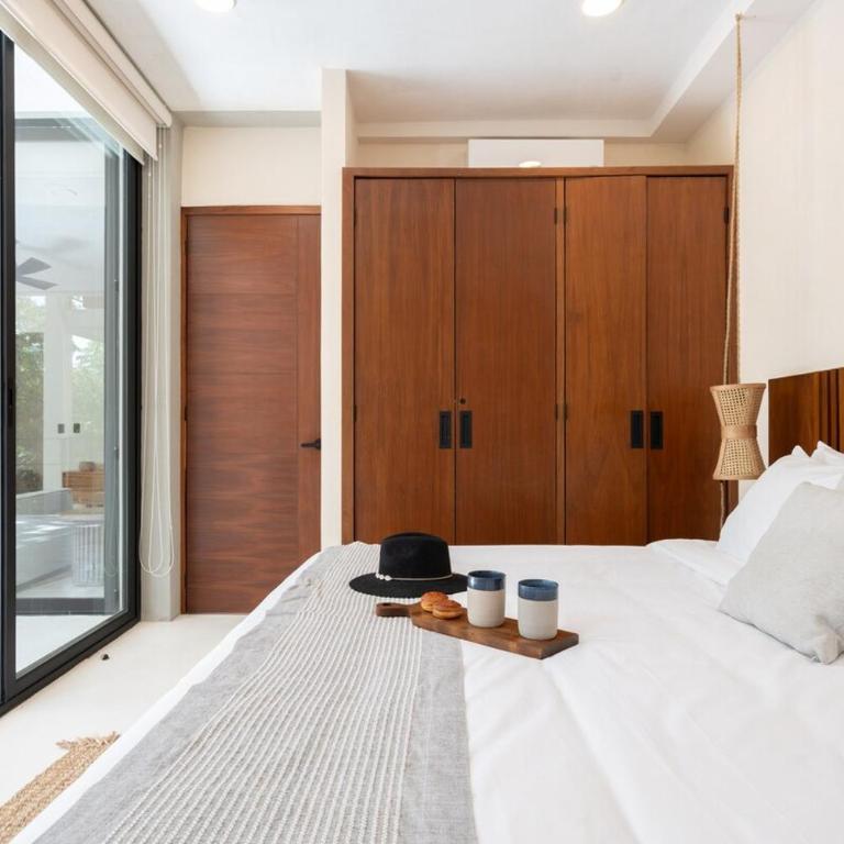 Limas - Three-Bedroom Premium Apartment with Balcony - 26