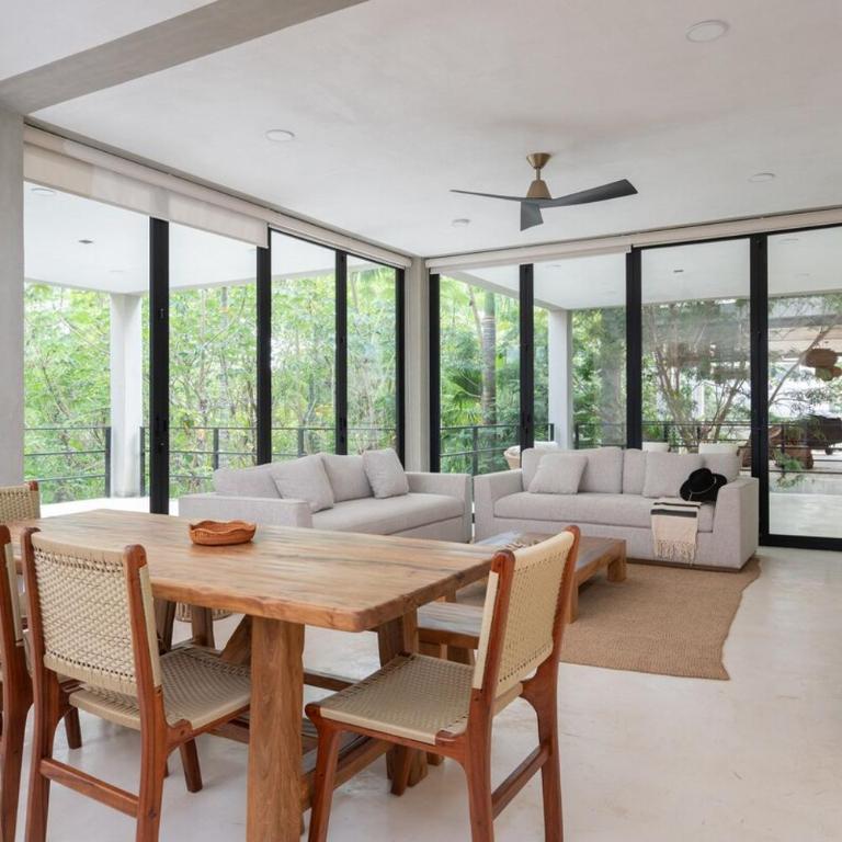 Limas - Three-Bedroom Premium Apartment with Balcony - 27