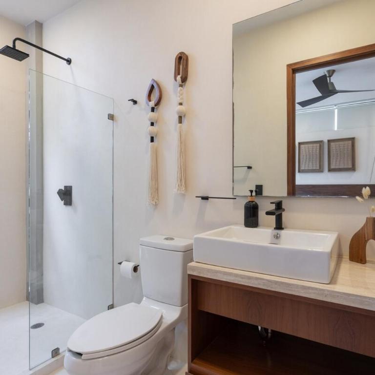 Limas - Three-Bedroom Premium Apartment with Balcony - 28