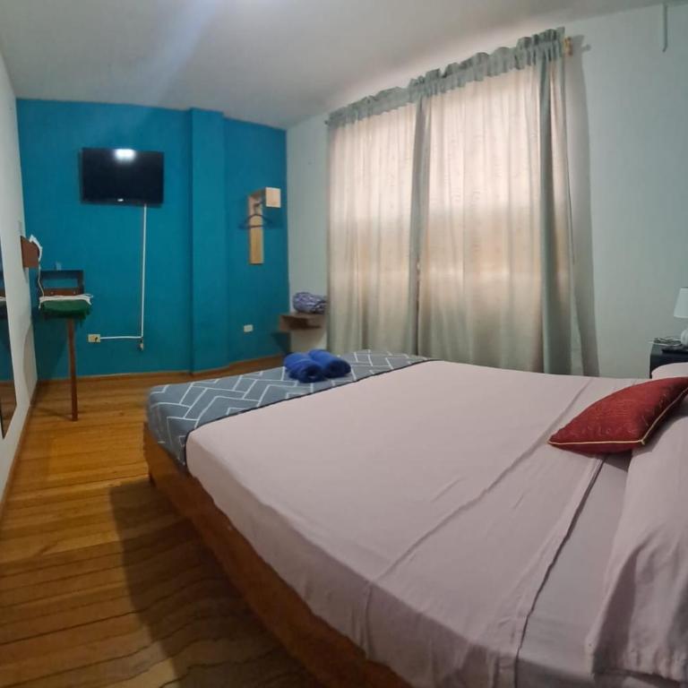 Versátil apartamento familiar o de trabajo, cerca del Río y Centro Colonial - Three-Bedroom Apartment - 12