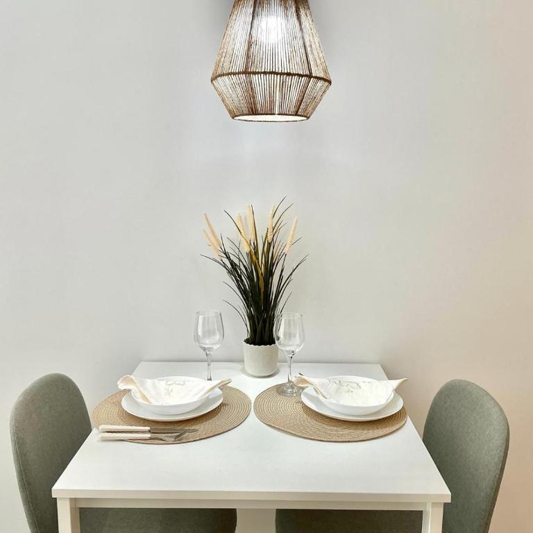 URBAN HOME CENTER - alma - One-Bedroom Apartment - 14