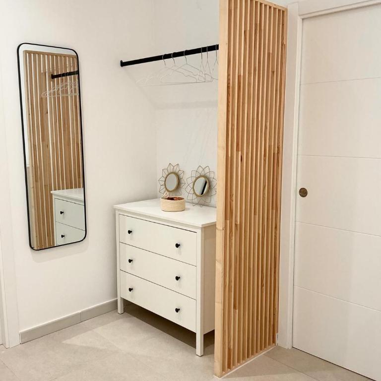 URBAN HOME CENTER - alma - One-Bedroom Apartment - 8
