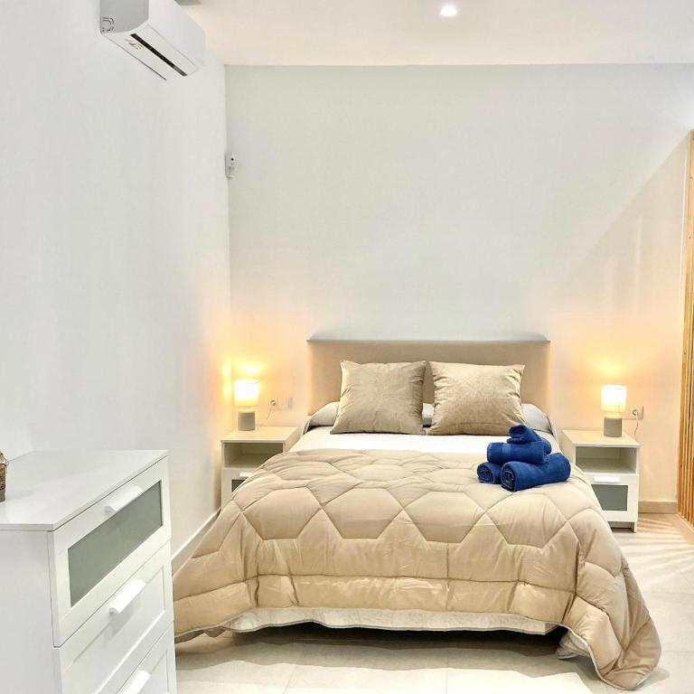 URBAN HOME CENTER - alma - One-Bedroom Apartment - 2