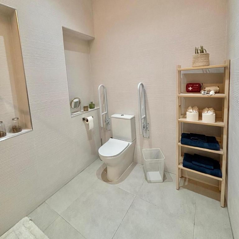 URBAN HOME CENTER - alma - One-Bedroom Apartment - 21