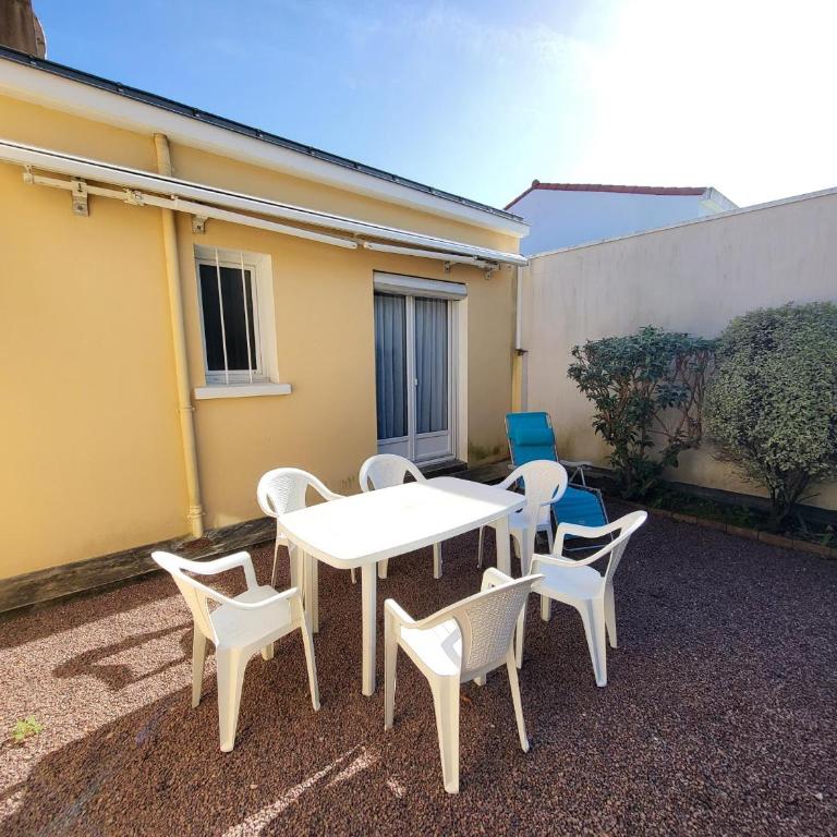 Charmant T3 avec Jardin Clos à 700m de la Plage et Commerces - FR-1-92-768 - Maison de Vacances (4 Adultes) - 3