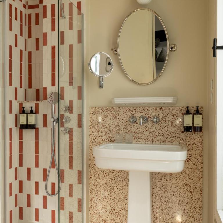 Hôtel l'Inattendu - Chambre Triple Deluxe - 6