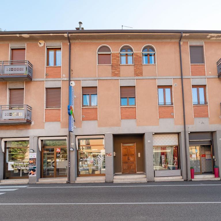 Appartamento situato in centro storico a Garda - Appartamento su 2 Livelli - 40