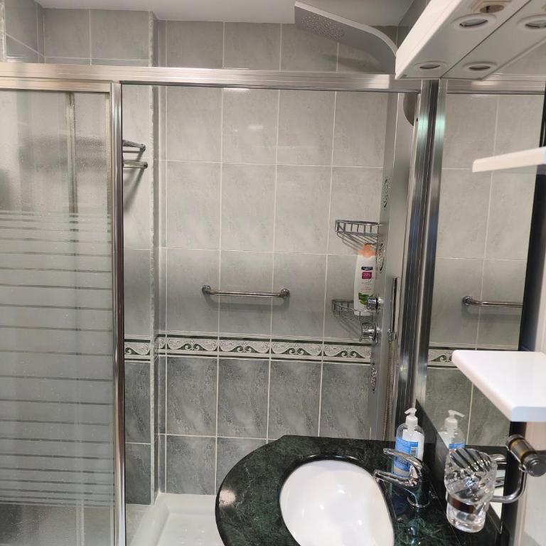 Piso Céntrico Nati Con Parking Incluído - Apartamento de 3 dormitorios - 2