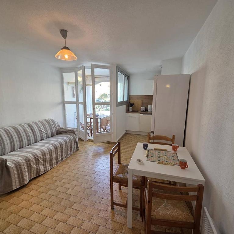 GENOIS Joli 2 Pièces 4 pers Mt St Martin proche port Cap d'Agde - Apartamento de 1 dormitorio - 16