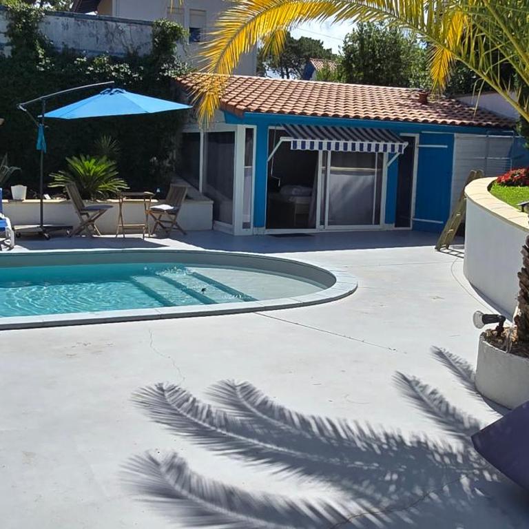 Maison avec piscine proche océan - Four-Bedroom House - 13