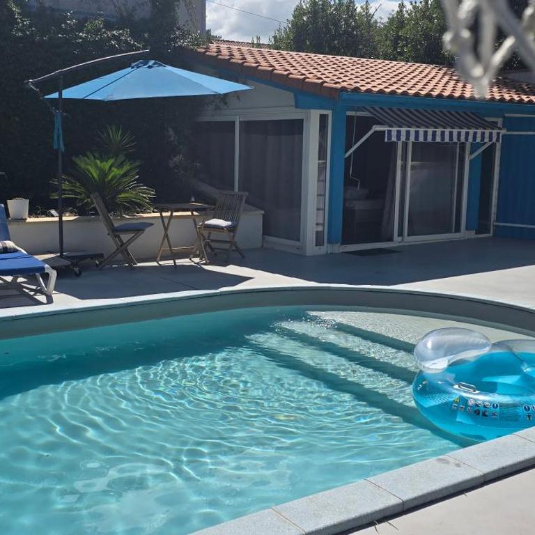 Maison avec piscine proche océan - Four-Bedroom House - 5
