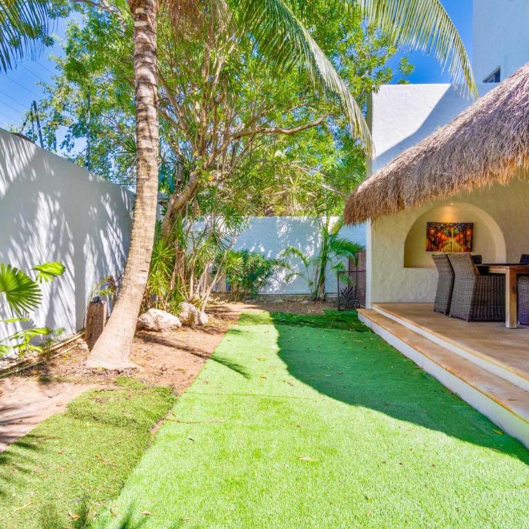 Casa Ceiba - 4 Bedroom Villa with Private Pool and great location in trendy neighborhood - fits 8 - Three-Bedroom Villa - 30