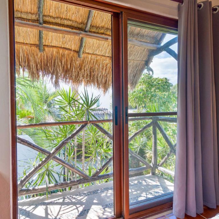 Casa Ceiba - 4 Bedroom Villa with Private Pool and great location in trendy neighborhood - fits 8 - Three-Bedroom Villa - 21