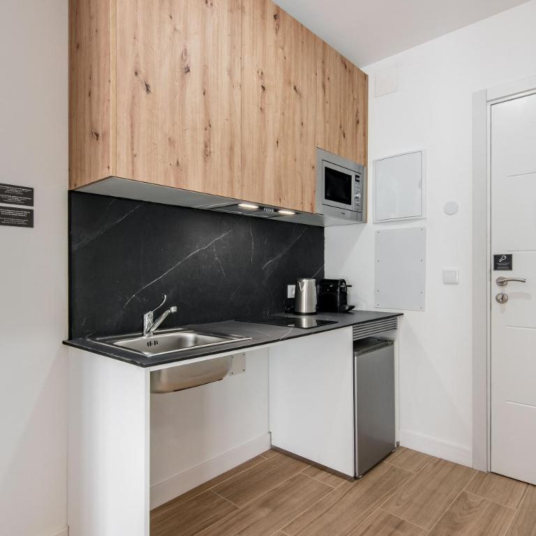 The Madrid Studios by Charming - Studio - Disability Access - 2