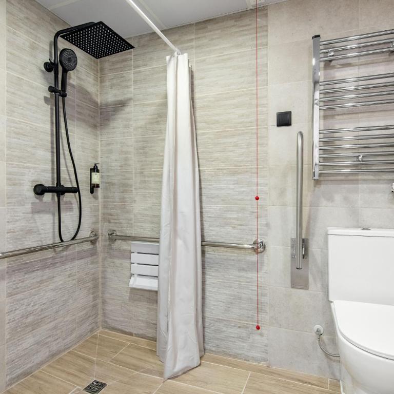 The Madrid Studios by Charming - Studio - Disability Access - 5