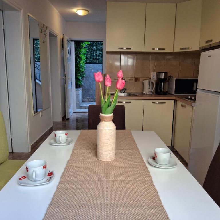 Veron Apartments - Two-Bedroom Apartment - 8