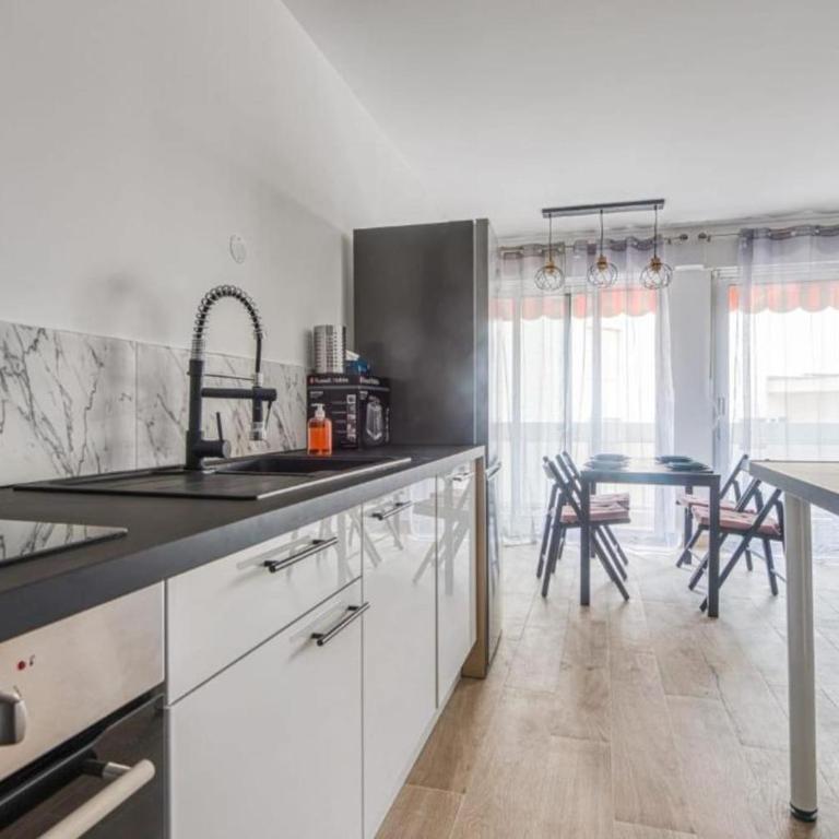 Bright apartment with a view in Antibes - Apartment - 3