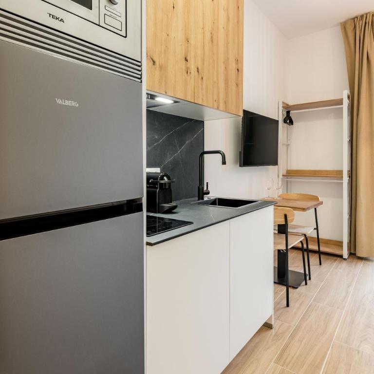 The Madrid Studios by Charming - Family Studio - 8