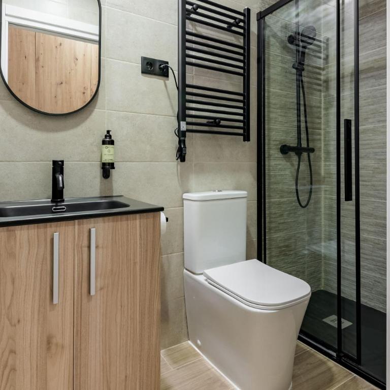 The Madrid Studios by Charming - Family Studio - 14