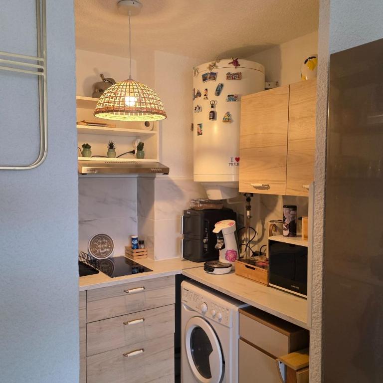 Apartment with View and Terrace in Fréjus - Apartment - 8