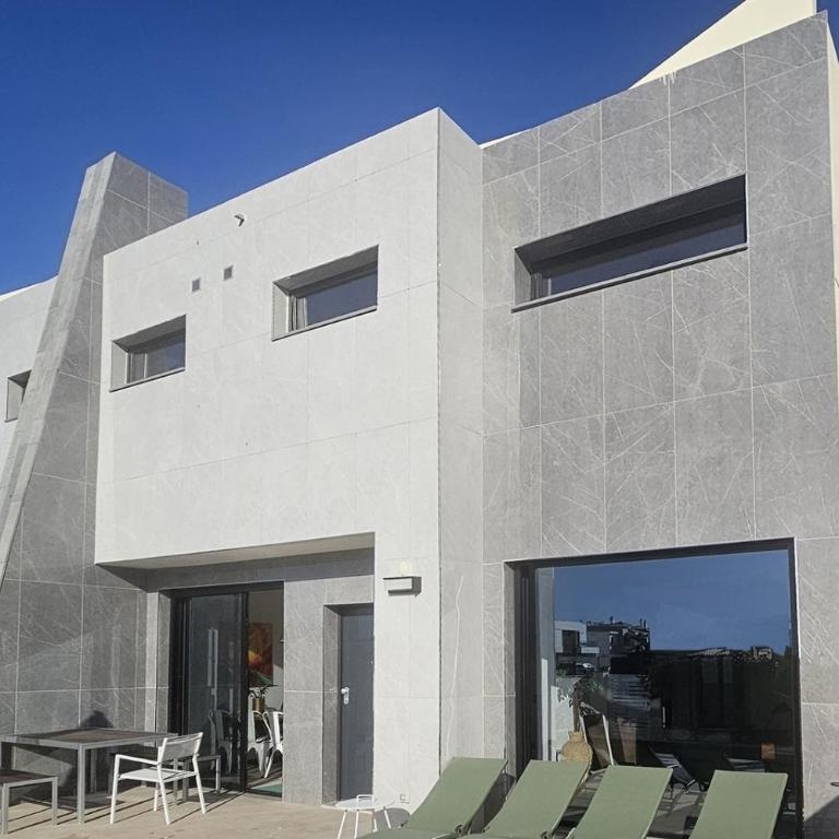 VillasRoyale León - heated pool and barrier free access - Villa - 1
