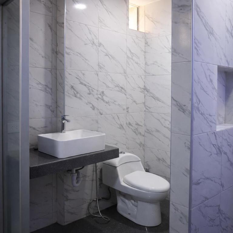 Peruyork Arbnb - Calle España - Two-Bedroom Apartment - 8