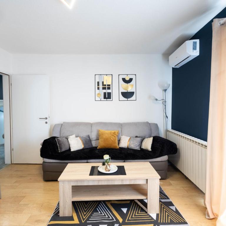 FlyInn Apartment - One-Bedroom Apartment - 23