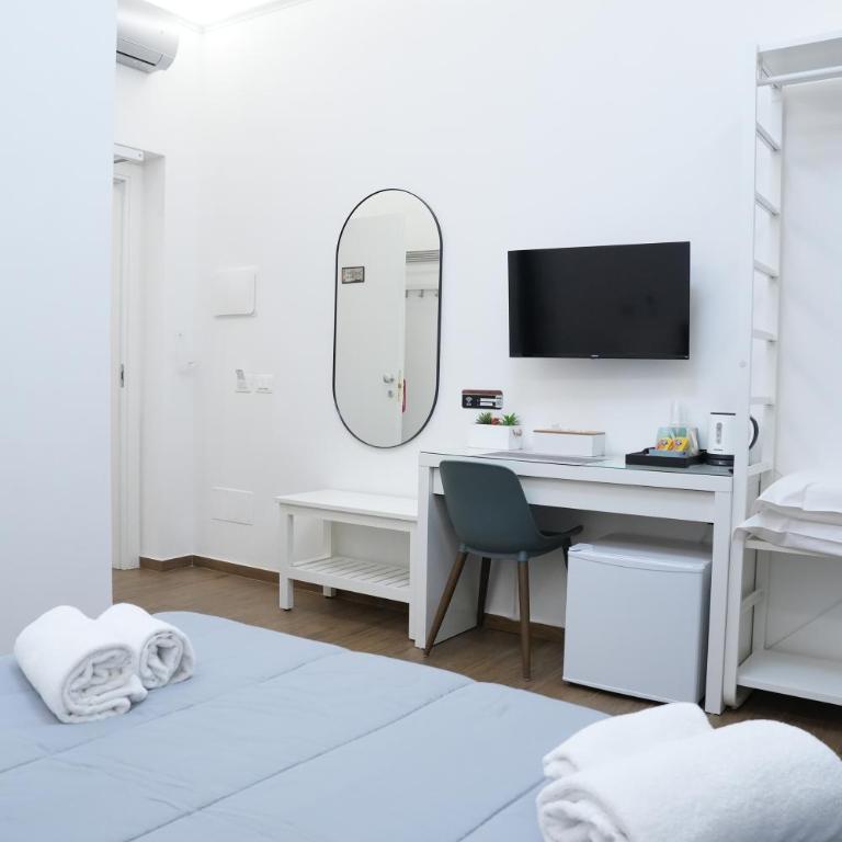 Bea Affittacamere - Double Room with Private Bathroom - 4