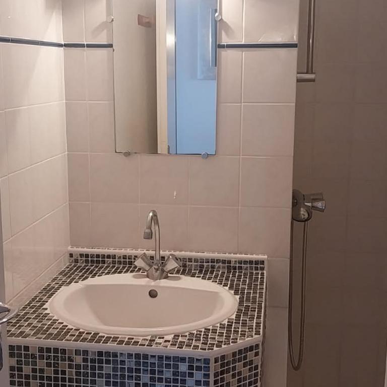 Maison avec Jardin, 900m Plage, 2 Chambres, Parking Inclus, Animaux Acceptés - La Tranche-sur-Mer - FR-1-22-173 - Casa de vacaciones (4 adultos) - 9