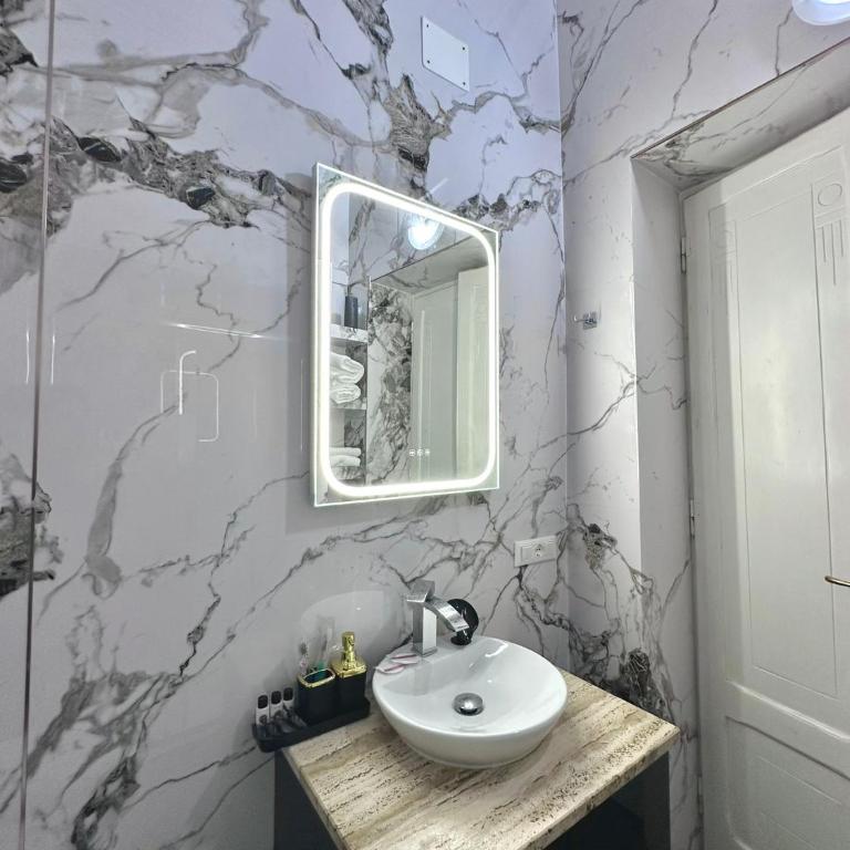 Il Tempio Della Capitale - Camera Quadrupla con Bagno Privato - 2