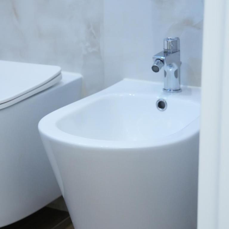 Bea Affittacamere - Double Room with Private Bathroom - 7