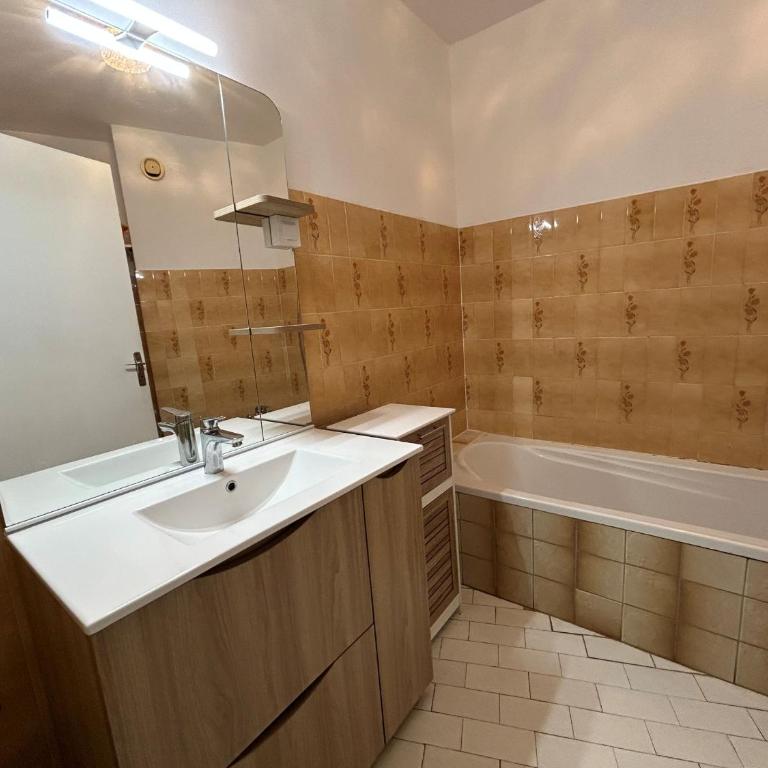 Appartement 6 pers. proche plage avec parking - FR-1-837-65 - Appartamento - 12